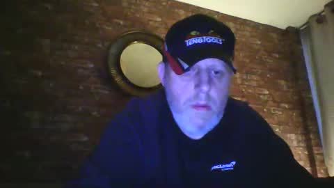 Snapshot of neil_uk_1976 chatting on October 2025 06:01:01 AM Neil online show from October 2025 06:01:01 AM