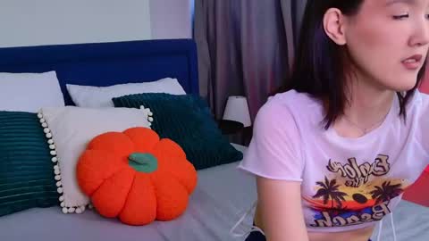 Snapshot of neko_blush chatting on May 2026 02:11:01 PM Neko online show from May 2026 02:11:01 PM