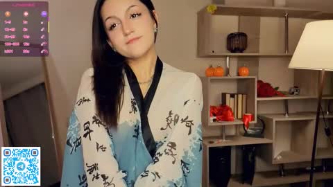 Vicky and Beatrice online show from March 2026 07:17:02 PM