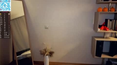 Vicky and Beatrice online show from May 2026 07:41:01 PM