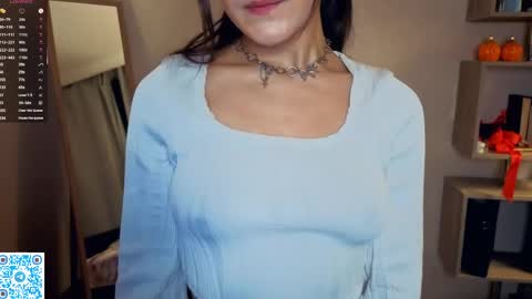 Vicky and Beatrice online show from May 2026 07:41:02 PM