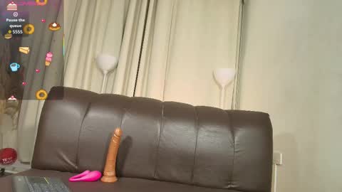 Snapshot of nelly_willd chatting on February 2026 01:00:02 PM nelly online show from February 2026 01:00:02 PM