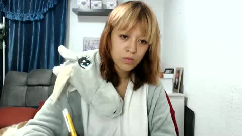 Snapshot of nena_lov chatting on February 2025 01:05:02 AM Star online show from February 2025 01:05:02 AM