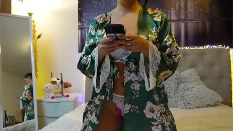 Nenette online show from May 2026 05:42:01 PM