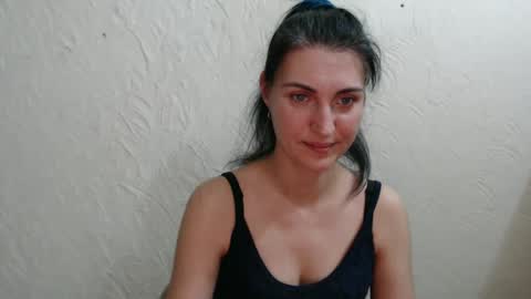 Nensy online show from February 2025 12:09:01 AM