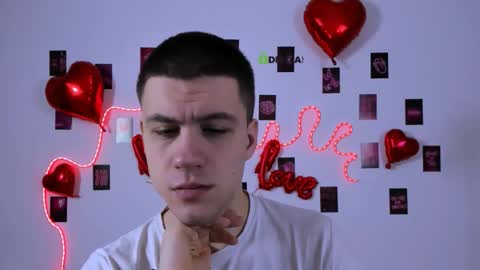 neo_raze_ online show from February 2026 07:43:01 PM