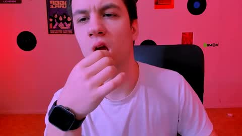 neo_raze_ online show from April 2026 06:49:01 PM