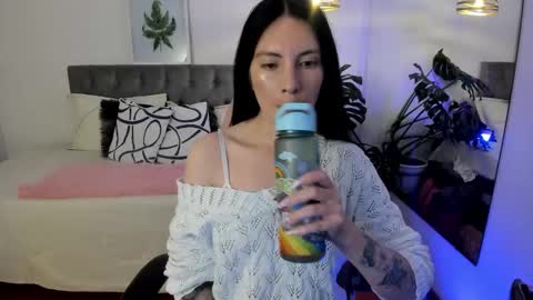 Sarah  online show from November 2025 02:45:02 AM