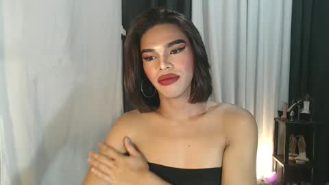 neomi online show from December 2025 06:03:02 PM