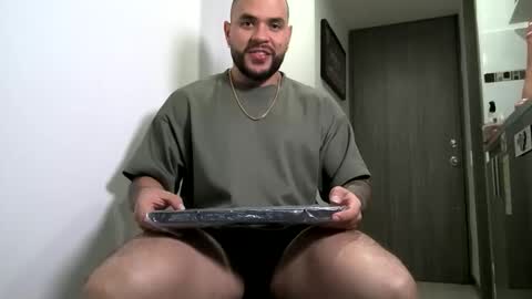 Snapshot of neron_xxl chatting on November 2025 11:03:01 PM neron XXL online show from November 2025 11:03:01 PM