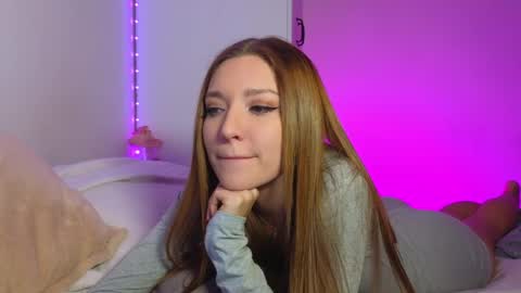 Nessa online show from December 2024 05:00:01 PM