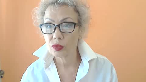 NessyJenixs online show from September 2025 07:20:01 AM