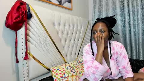 Snapshot of netfux_and_chill chatting on December 2025 07:20:02 PM netfux_and_chill online show from December 2025 07:20:02 PM