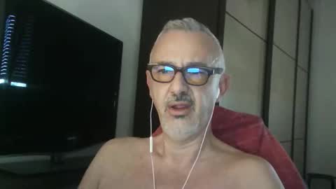 Snapshot of nevenerabis chatting on October 2025 02:01:02 PM nevenerabis online show from October 2025 02:01:02 PM