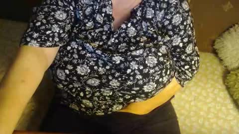 Lilly  online show from October 2025 08:21:02 PM