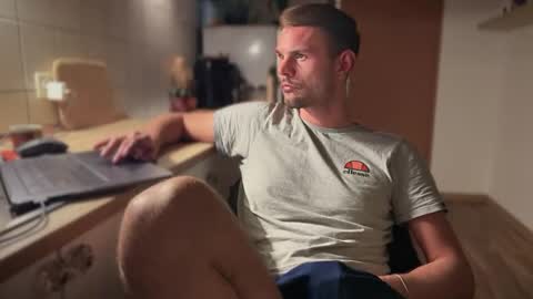 Finnr online show from March 2025 08:35:02 PM