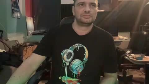 newguy2025 online show from December 2025 11:38:02 AM