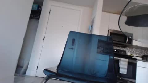 Snapshot of newhere08 chatting on December 2024 10:00:01 PM Newhere08 online show from December 2024 10:00:01 PM