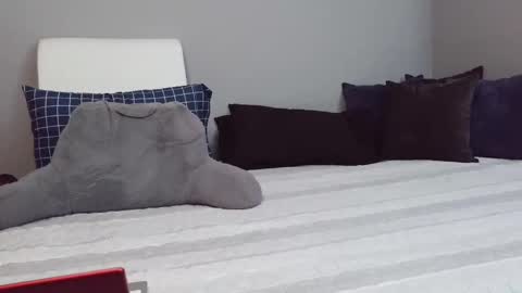 Snapshot of newtothis7756 chatting on September 2025 08:14:01 PM newtothis7756 online show from September 2025 08:14:01 PM