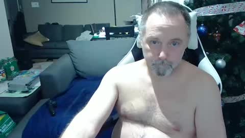 Snapshot of newvvorld chatting on December 2024 05:02:01 PM NewWorld online show from December 2024 05:02:01 PM
