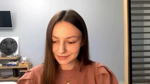 Agne online show from November 2025 01:04:01 PM