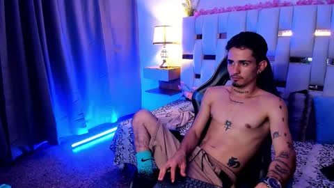 Snapshot of nextboywell1 chatting on March 2026 03:32:01 AM Yeison online show from March 2026 03:32:01 AM