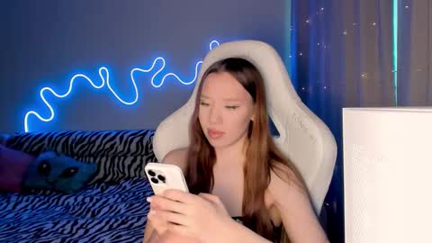 Snapshot of neyrmina chatting on January 2026 10:06:02 AM Mina online show from January 2026 10:06:02 AM