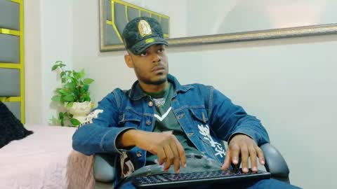 Snapshot of neytanmalcon chatting on November 2025 08:20:01 PM neytanmalcon online show from November 2025 08:20:01 PM