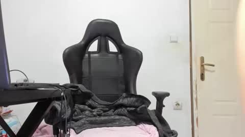 Snapshot of nezukokamado chatting on December 2025 07:03:02 AM Shinobu Koch online show from December 2025 07:03:02 AM