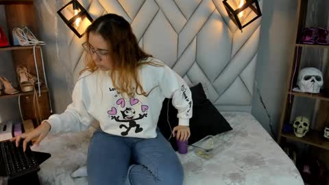 Snapshot of nezukokamado1_ chatting on January 2025 01:41:01 PM Milena online show from January 2025 01:41:01 PM