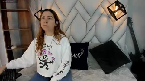 Snapshot of nezukokamado1_ chatting on February 2025 01:32:01 PM Milena online show from February 2025 01:32:01 PM