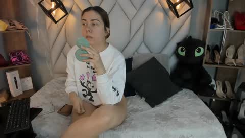 Snapshot of nezukokamado1_ chatting on March 2025 01:34:01 PM Milena online show from March 2025 01:34:01 PM