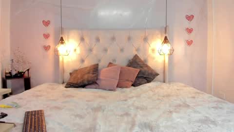 Milena online show from July 2026 01:29:02 PM