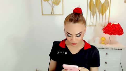 Snapshot of nhicolehollywood chatting on February 2025 07:34:01 AM hottie nicole online show from February 2025 07:34:01 AM