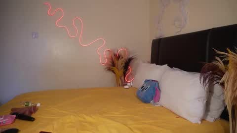 kikiNiaAria online show from January 2025 09:33:02 AM