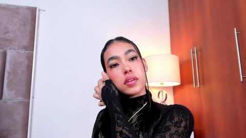 Nia online show from May 2026 02:22:01 PM