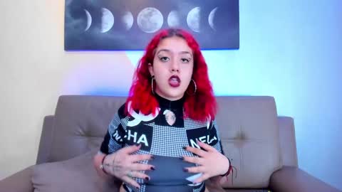 Snapshot of nia_stark chatting on December 2024 06:05:01 PM Estefani online show from December 2024 06:05:01 PM