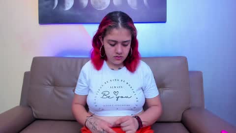 Snapshot of nia_stark chatting on January 2025 12:02:02 PM Estefani online show from January 2025 12:02:02 PM