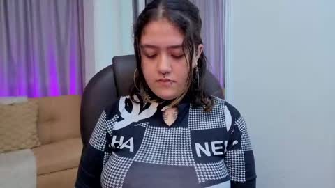 Estefani  online show from April 2026 08:44:01 PM