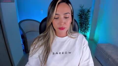 Snapshot of niabennet chatting on October 2025 01:36:02 AM Nia online show from October 2025 01:36:02 AM