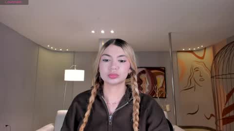SQUIRTER DOLL    online show from May 2026 06:57:02 PM