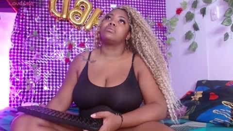 Niawk online show from September 2025 01:37:02 PM