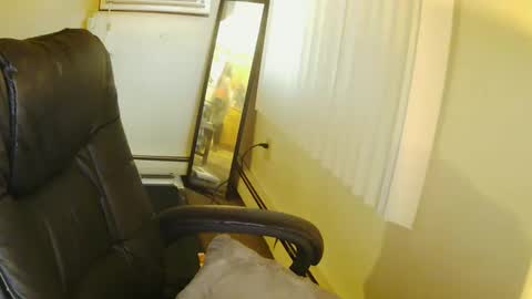 Snapshot of niccibaby chatting on October 2025 10:32:02 PM Nicci babyyy online show from October 2025 10:32:02 PM