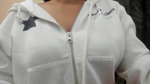 Sfora online show from October 2025 10:01:01 PM