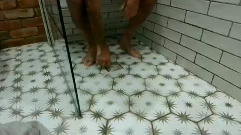 Snapshot of nicecock4u1979 chatting on October 2025 05:41:02 PM hot builder online show from October 2025 05:41:02 PM