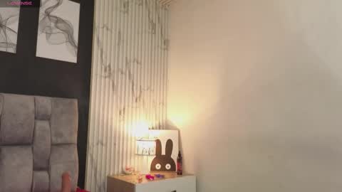 Nicolle  online show from October 2025 11:46:01 PM