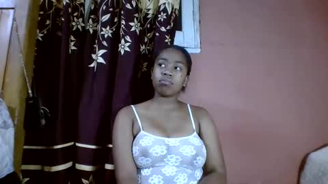 nicelly01 online show from April 2026 06:39:01 AM