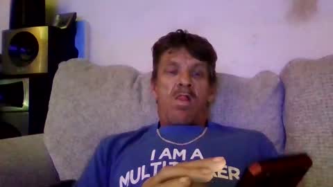 Snapshot of niceozziecockxxx chatting on December 2025 02:21:01 AM Sexiishaine online show from December 2025 02:21:01 AM