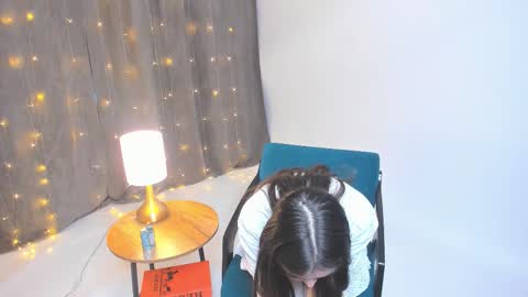 Nicole online show from December 2025 11:50:01 AM