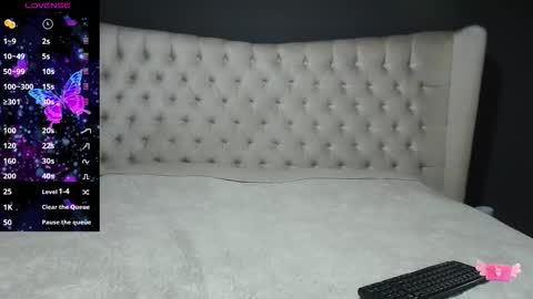 Nichole online show from September 2025 11:00:01 AM